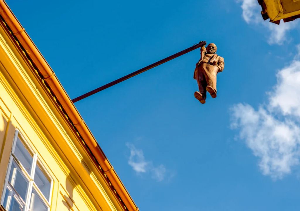 Viselec, hombre que cuelga