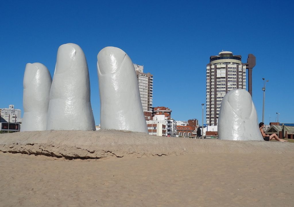 La mano, Punta del Este