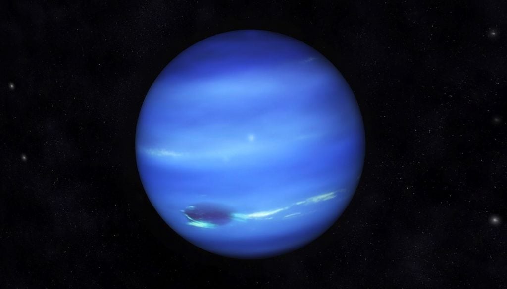 La atmósfera de Neptuno destaca por su color azul profundo, tormentas activas y los vientos más rápidos del sistema solar.