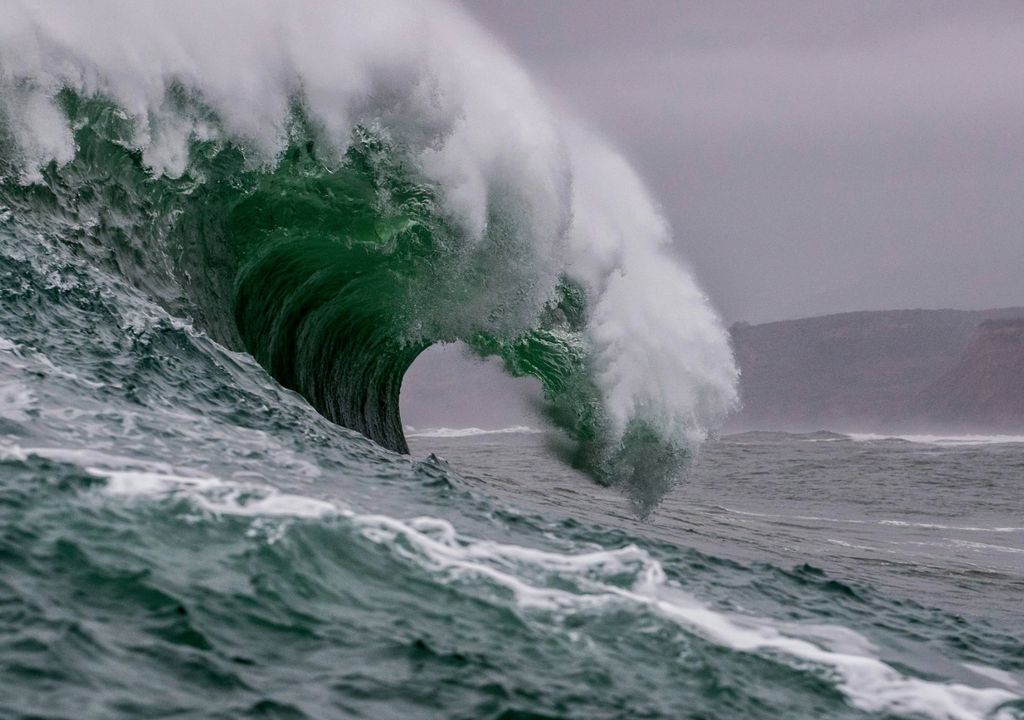 Hat ein Monster-Tsunami mit 20 m hohen Wellen die Bevölkerung des steinzeitlichen Britanniens ausgelöscht?