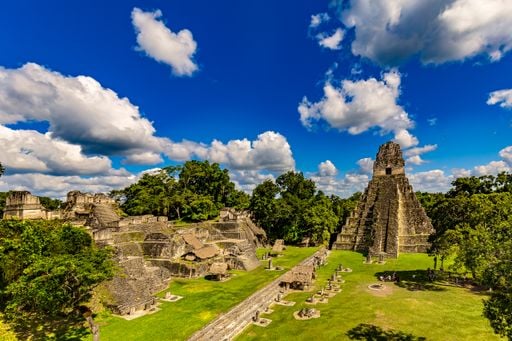 Die Antwort schlummert im Regenwald: Die Maya-Metropole Tikal beh&auml;lt noch immer viele ihrer Geheimnisse f&uuml;r sich