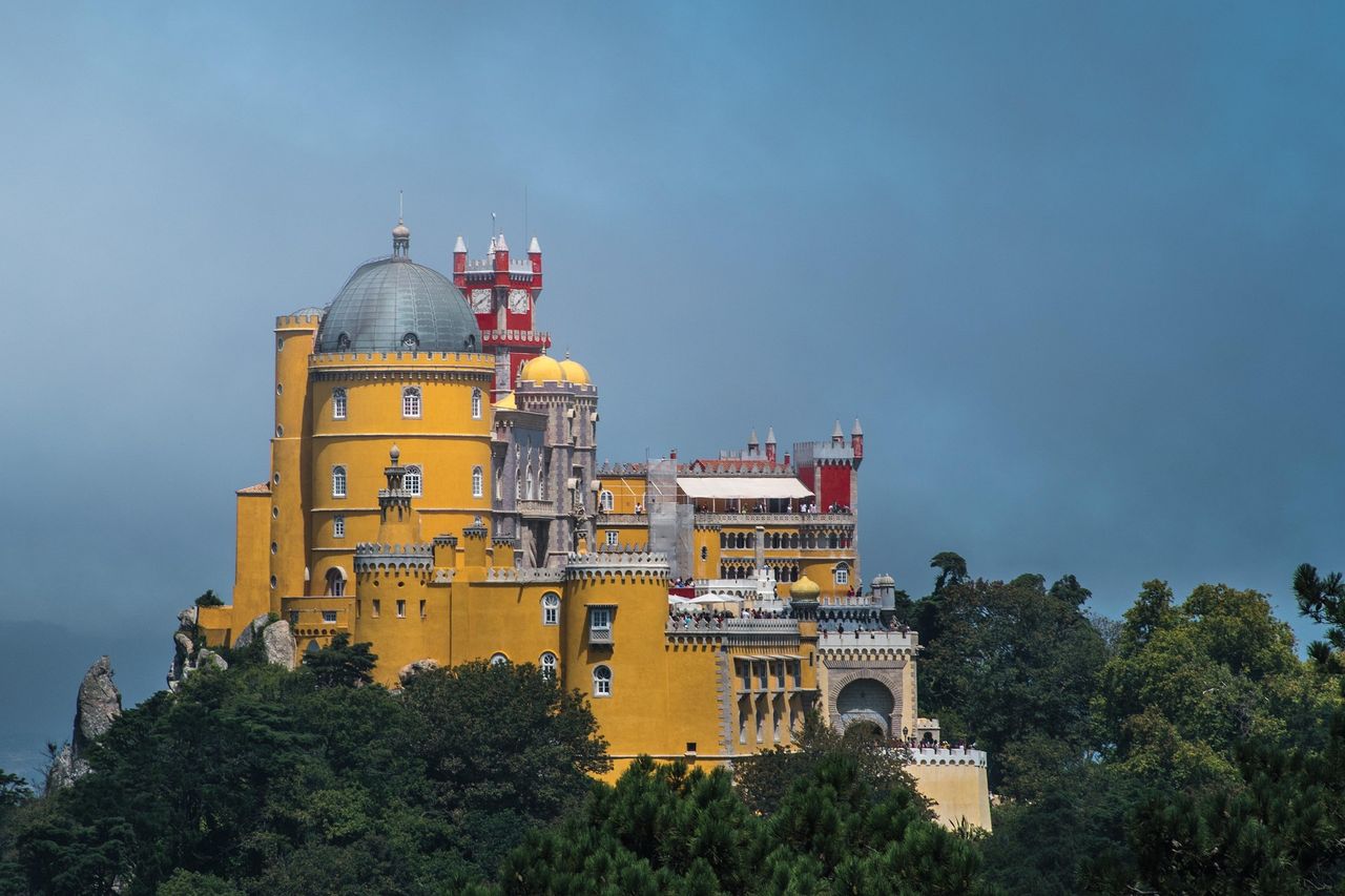 Märchenhaft: Der Palacio de Pena leuchtet auch im Herbst: Foto: Pedro Amaro/Pixabay