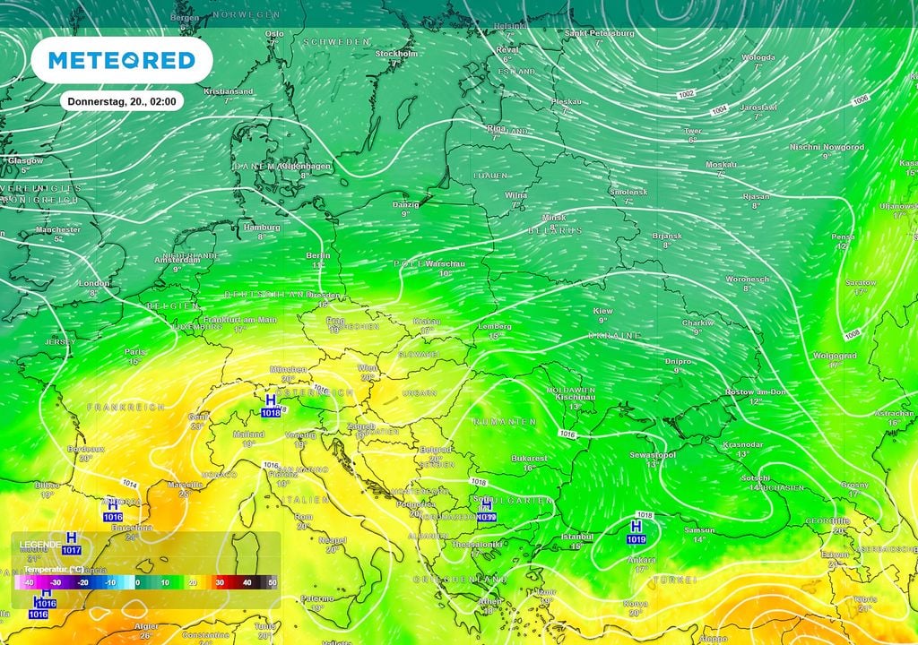 Temperatur, 850 hPa, Deutschland Die 850 hPa-Temperaturen zeigen, dass die Hitze voraussichtlich weiterhin ein Dauergast im Süden Deutschlands bleibt. Den Norden erreichen allerdings kühlere Luftmassen.
