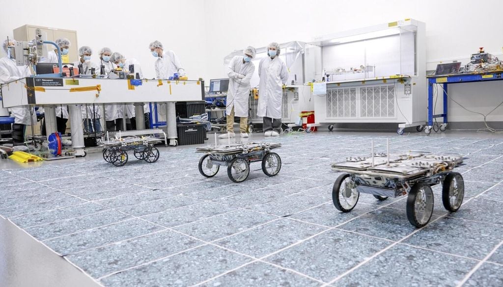 Die CADRE-Rover der NASA absolvieren ihre erste autonome Fahrt. Die CADRE-Rover der NASA absolvieren ihre erste autonome Fahrt. Bild: NASA/JPL-Caltech/PIA26164