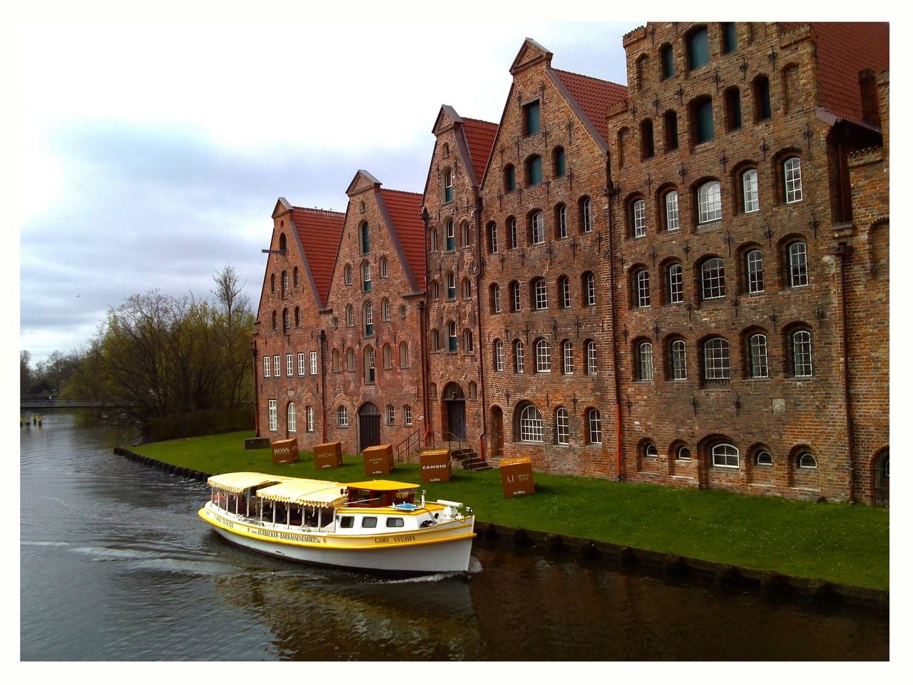 Welterbe am Wasser: Die alte Hansestadt ist zu jeder Jahreszeit attraktiv. Foto: Pixabay