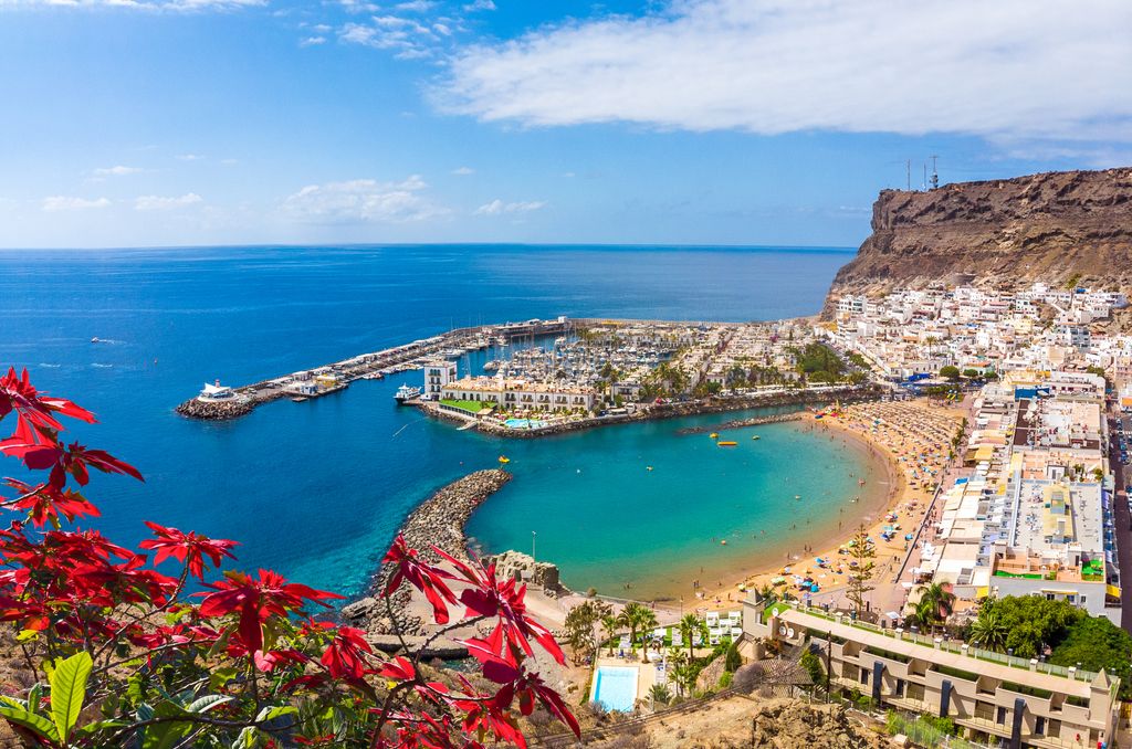 Gran Canaria Volles Haus auf Gran Canaria: Den Einheimischen wird es bisweilen schon zu viel. Foto: Adobe Stock