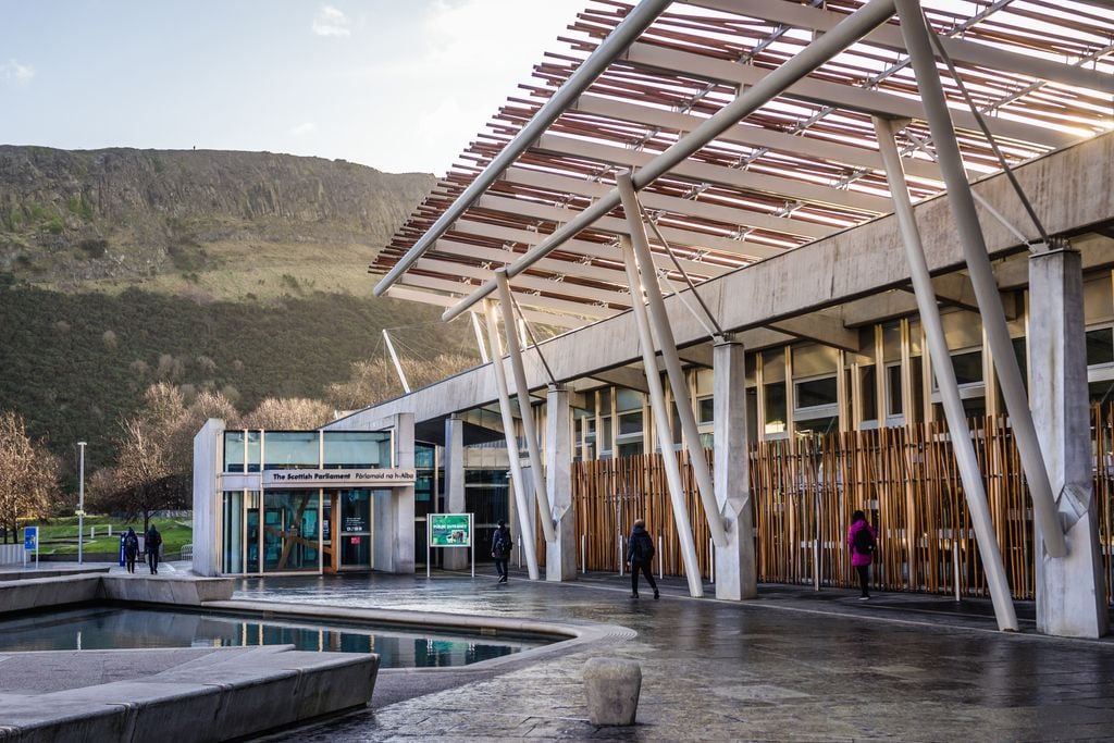 Parlament Meilenstein für Schottland und architektonisch eindrucksvoll: das neue Parlament. Foto: Adobe Stock