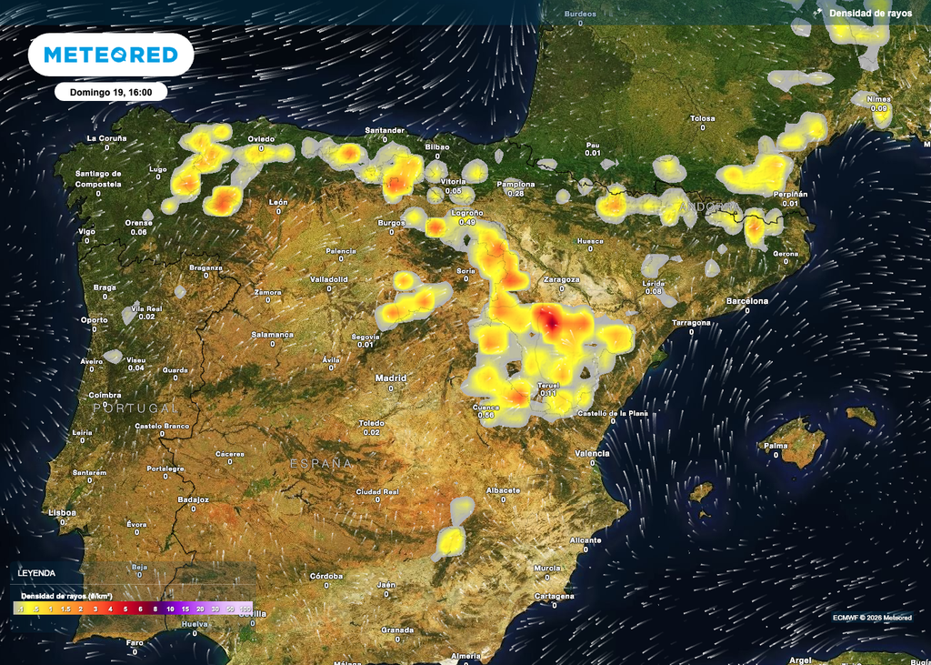 Densidad de rayos prevista en la tarde del domingo.