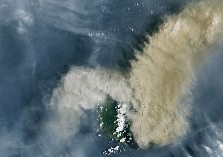 Dióxido de azufre del volcán La Soufrière cubre parte de la Tierra Dióxido de azufre del volcán La Soufrière cubre parte de la Tierra