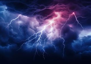 Dirección Meteorológica de Chile emite avisos y alertas por tormentas eléctricas en el país