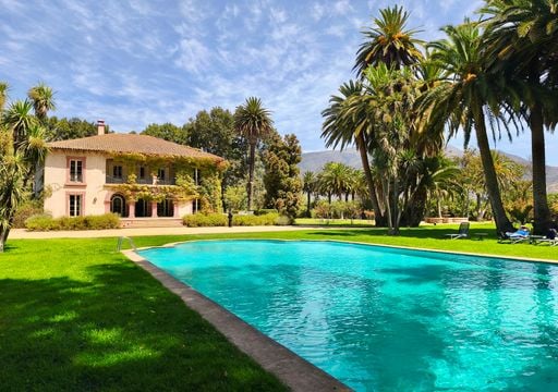 Disfruta de naturaleza, chocolates y excelentes vinos en este destino a menos de 1 hora de Santiago