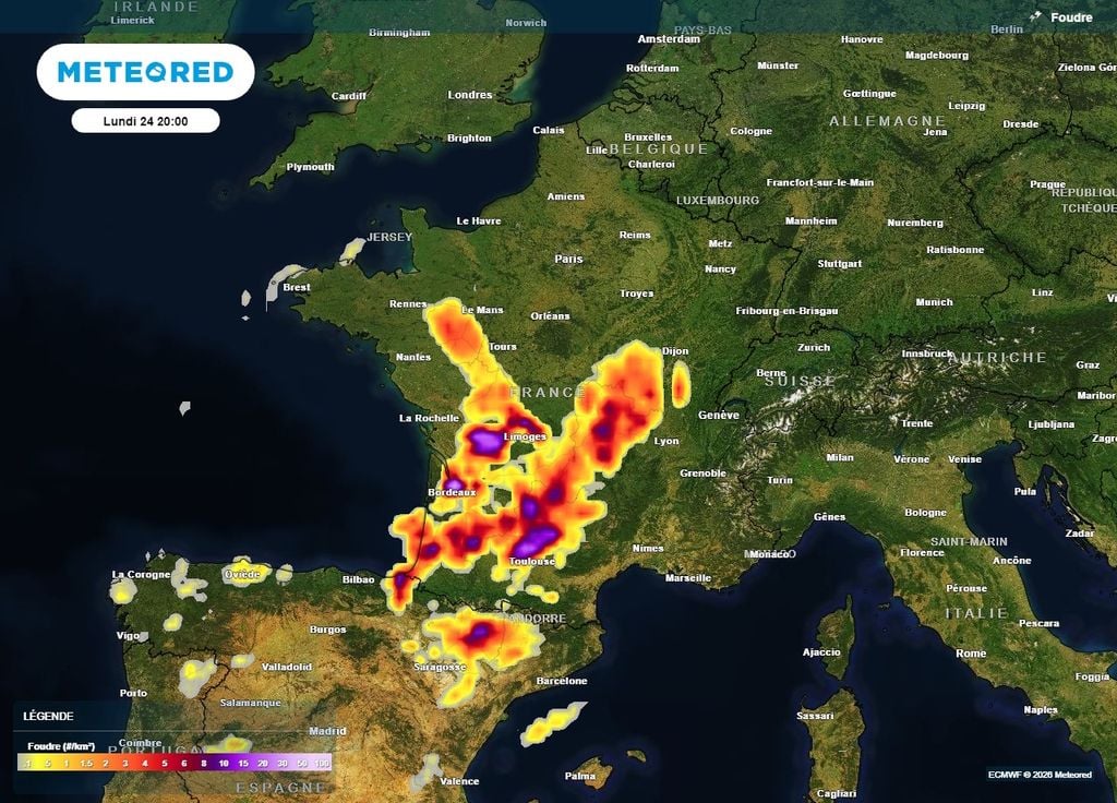 Les premiers orages forts éclateront dans le sud-ouest de la France le lundi 24 août Les premiers orages forts éclateront dans le sud-ouest de la France le lundi 24 août