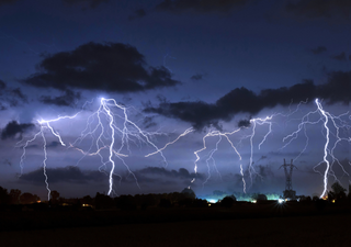 DMC actualiza: probables tormentas eléctricas en 7 regiones incluyendo Valparaíso y Metropolitana hasta el martes