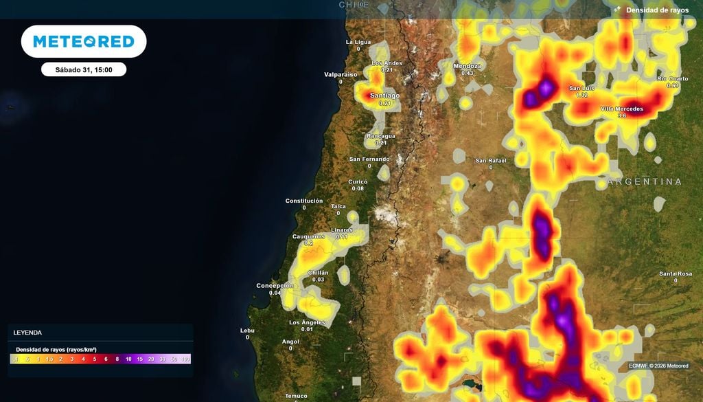 El modelo ECMWF proyecta actividad eléctrica en la zona central y centro-sur de Chile para el sábado 31.