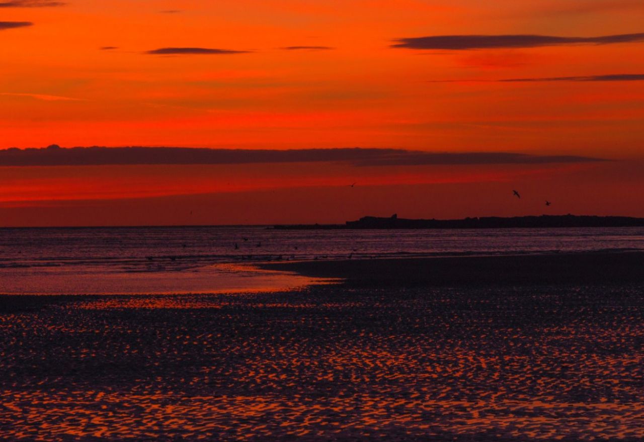 Does a red sky at night really mean shepherds' delight?