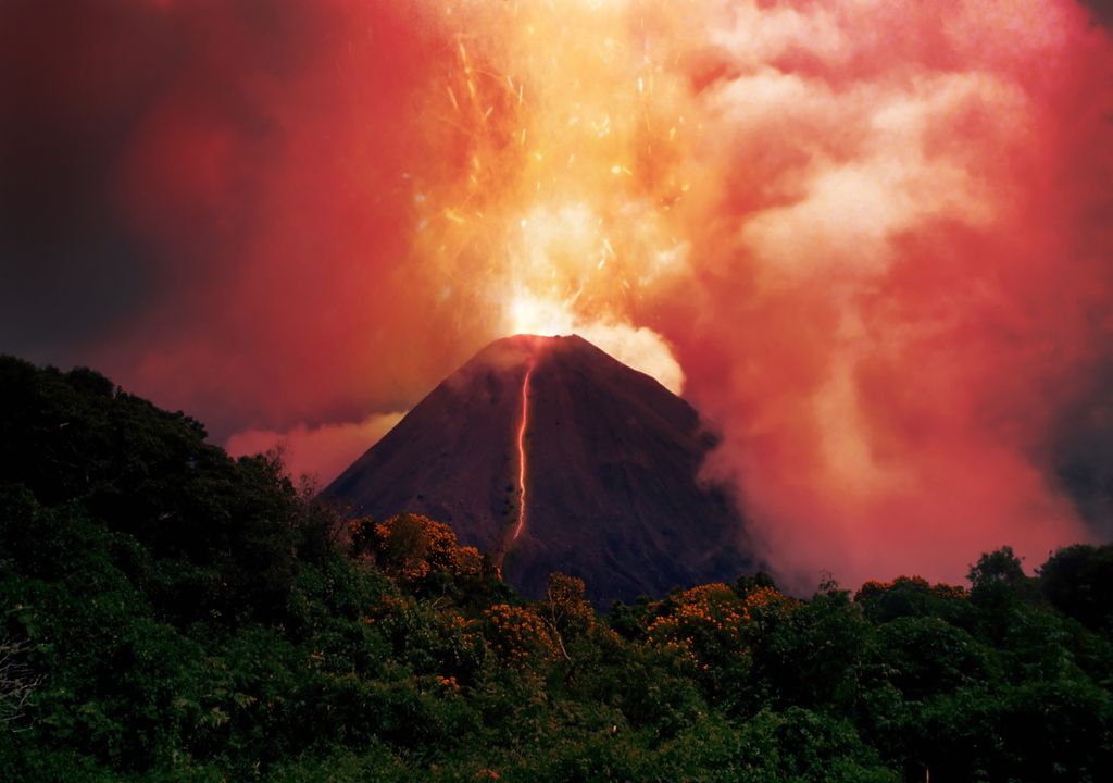 vulcões; risco; erupção