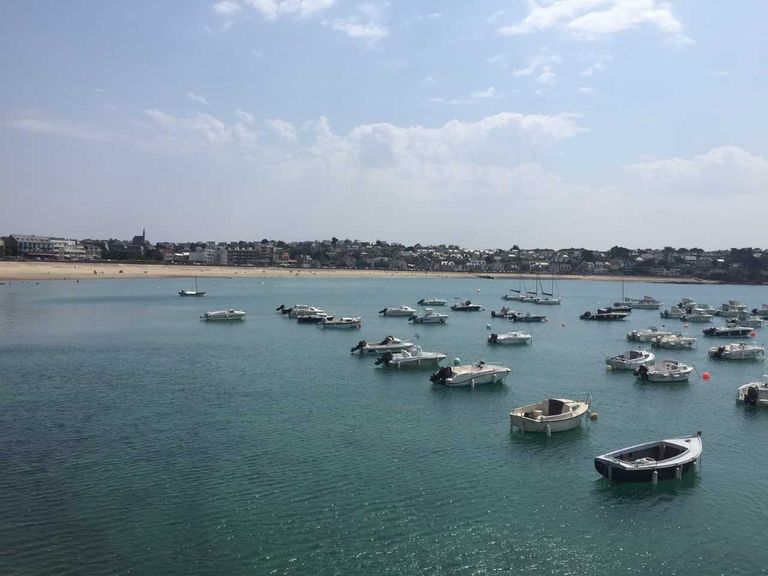 Après deux canicules en juin et en juillet, l'est de la Bretagne pourrait connaître un nouveau pic de chaleur en août. Après deux canicules en juin et en juillet, l'est de la Bretagne pourrait connaître un nouveau pic de chaleur en août.
