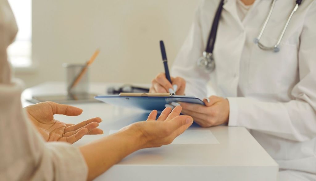 Atención médica Cuando se confirma que la cefalea es primaria, existen tratamientos preventivos que un profesional de la salud puede indicar según cada caso.