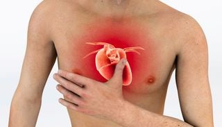 Dolore al petto? Ecco quando bisogna realmente preoccuparsi e chiamare subito il medico