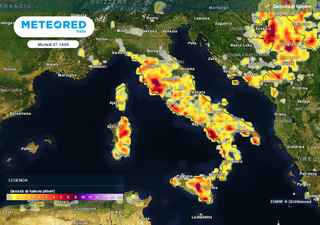 Domani si formeranno forti temporali in Italia, allerta meteo in dieci regioni. Dove pioverà?