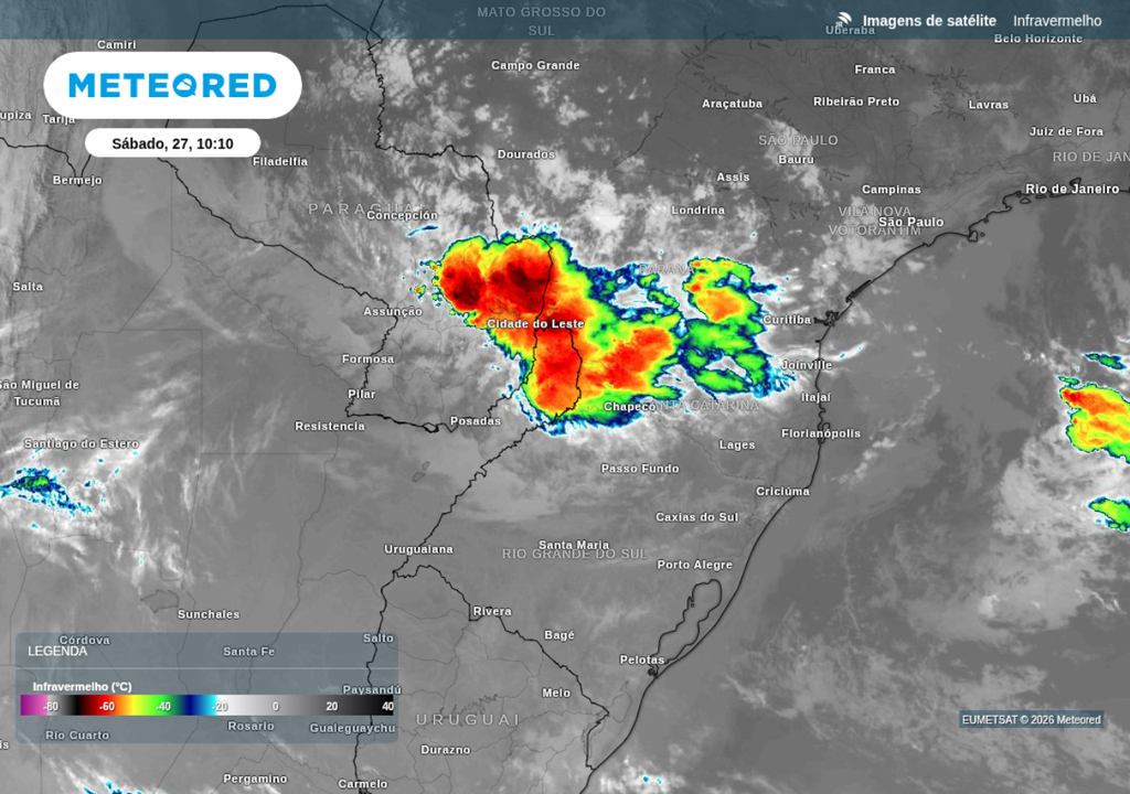 Imagem de satélite do sábado (27) mostra um núcleo de tempestades intensas sobre o Paraná e Santa Catarina.