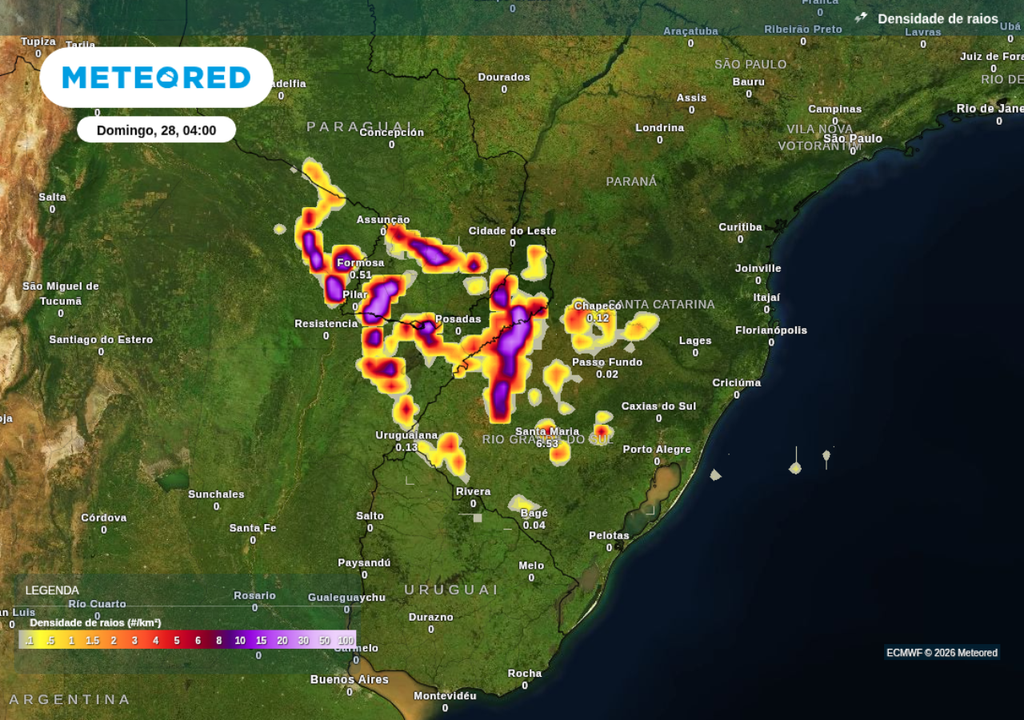Previsão de tempestades intensas sobre a região Sul na madrugada de domingo (28), segundo o ECMWF.