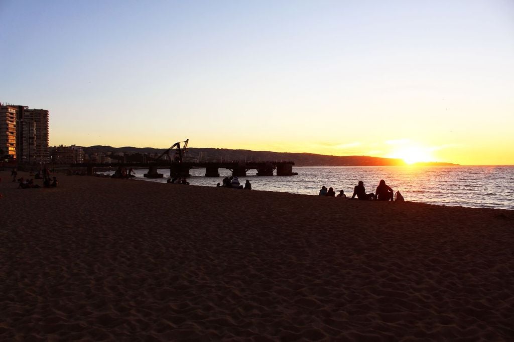 La playa es uno de los destinos favoritos de las parejas