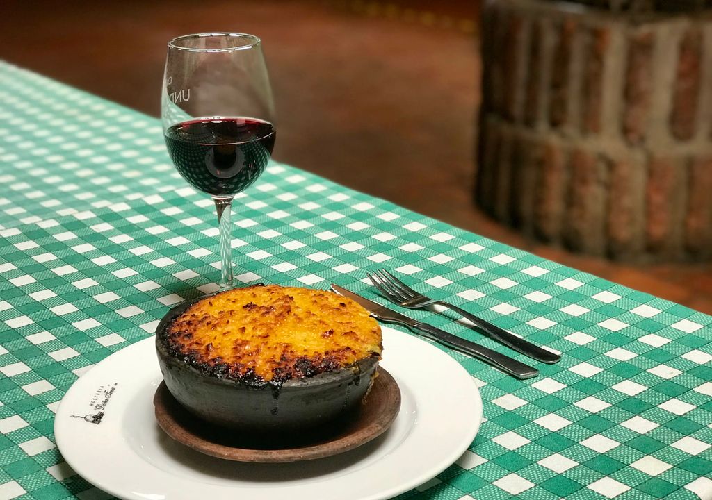 Pastel de choclo de Doña Tina, Lo Barnechea. Pastel de choclo de Doña Tina, Lo Barnechea.