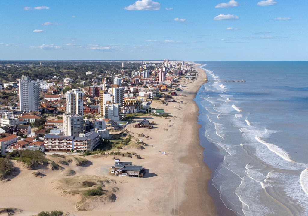 Villa Gesell también está entre las playas más limpias de la Costa argentina, con el agregado de que es un lugar tranquilo e ideal para familias.