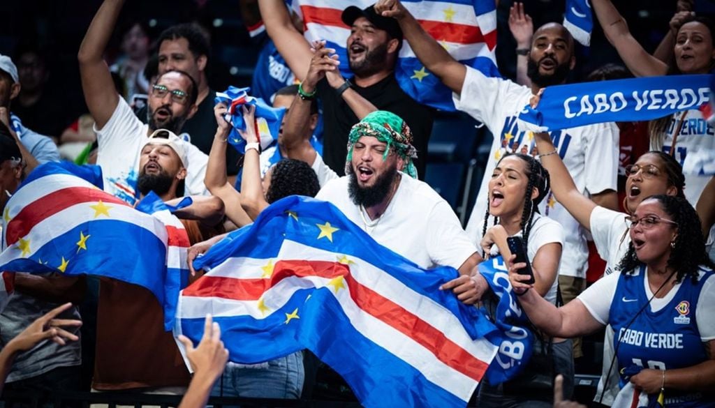Hinchada de Cabo Verde alentando en la Copa Mundial de Fútbol 2026