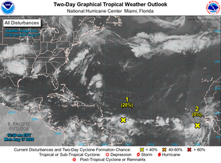 Dos áreas de bajas presiones tropicales seguidas por el NHC