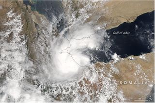 Dos ciclones tropicales en Oriente Medio