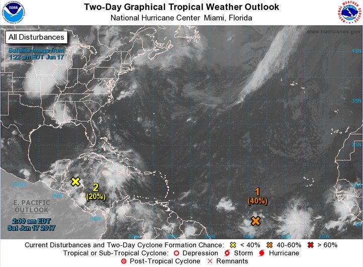Dos Tormentas Tropicales Nombradas En “puertas”: Bret Y Cindy Imagen IR con las dos estructuras a seguir que podrían ser las futuras tormentas tropicales en junio de 2017
