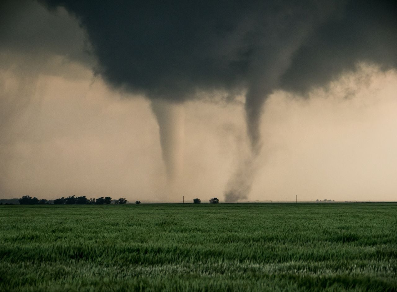 En las últimas horas se han hecho virales las imágenes de un increíble tornado gemelo en Ohio, EE. UU. ¿Cómo se forman estos fenómenos?