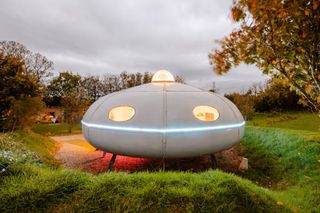 Du jetstream au vaisseau spatial, les logements les plus fous à louer sur Airbnb 