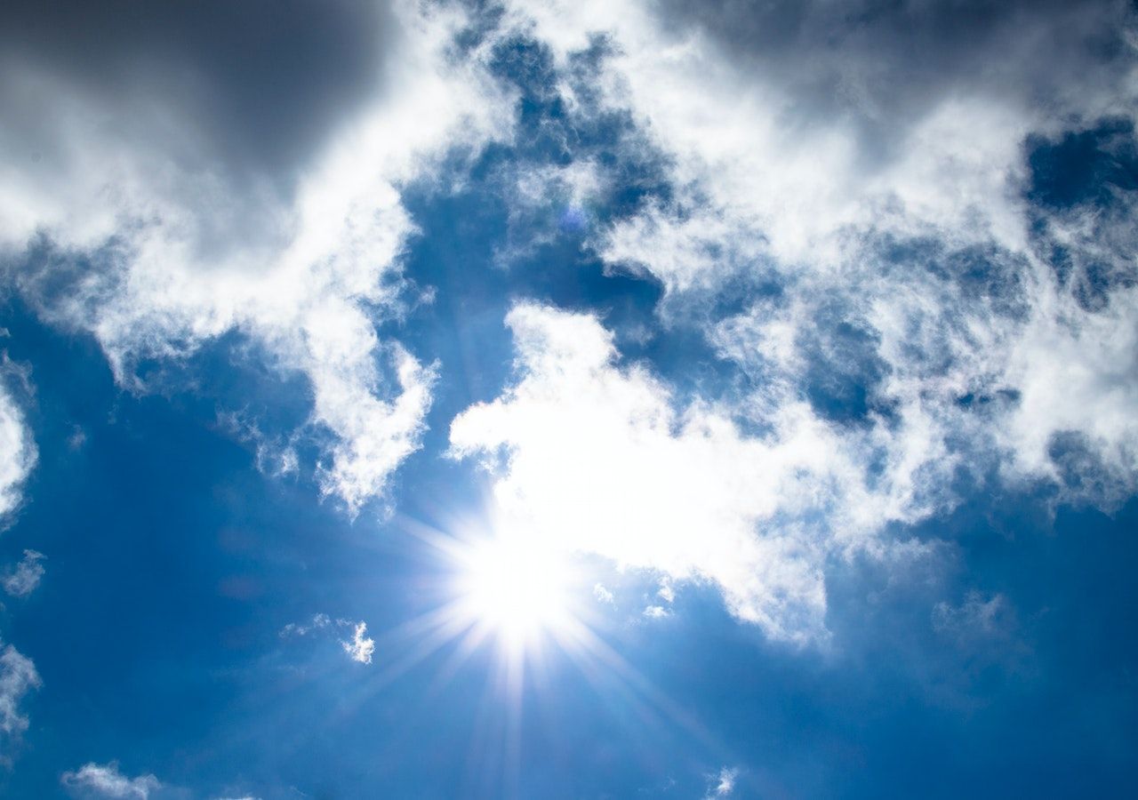 Hoch SPIRO sorgte für viel Sonnenschein. Bei angenehmen Temperaturen im Westen konnte man das sonnige Wetter im Freien genießen.