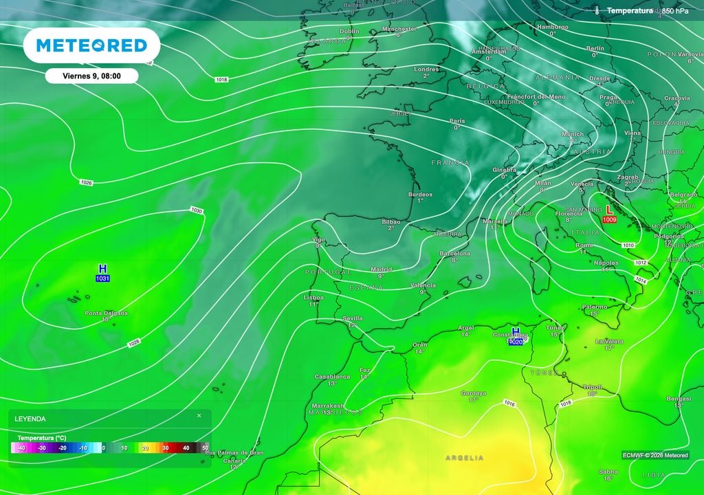 Configuración atmosférica prevista para el 9 de octubre: anticiclón en el Atlántico, borrasca sobre Italia y vientos del norte en el Mediterráneo occidental.