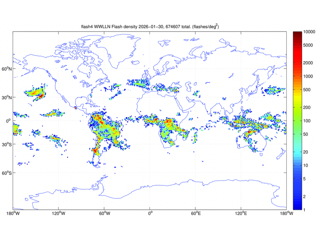 Número de destellos (rayos) observados durante el día 30 de enero en la red WWLLN (en destellos por grado de latitud-longitud). Fuente: WWLLN.