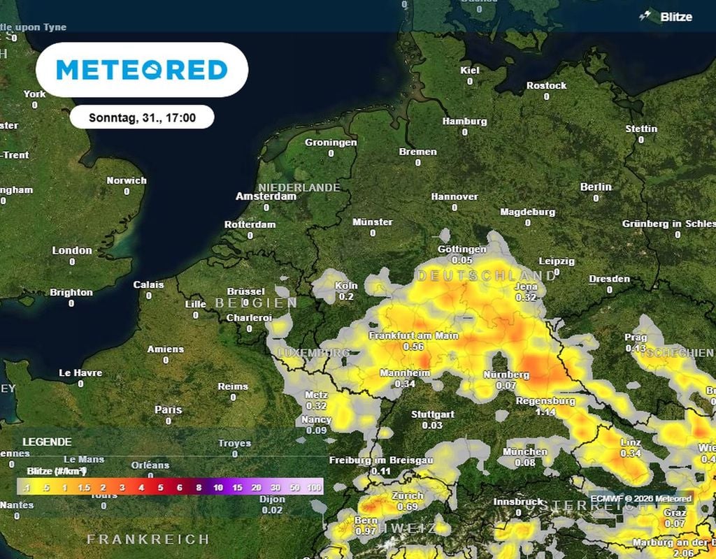 Schwere Gewitter und Unwettergefahr am Wochenende: Es bilden sich etliche Gewitter mit Starkregen und Sturmböen!