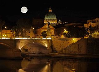 Ecco quando sarà Pasqua nel 2026, 2027 e fino al 2030: tutto dipende dalla Luna piena