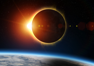 El Sol y la Luna tienen el mismo tama&ntilde;o durante un eclipse: los astr&oacute;nomos explican c&oacute;mo entender esta ilusi&oacute;n c&oacute;smica