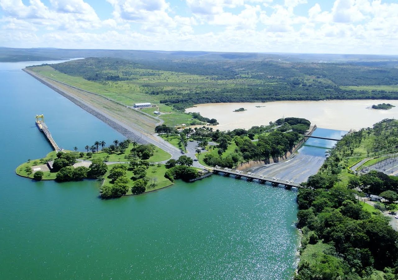 Embalse de Três Marias en Brasil, utilizado por científicos brasileros como base para desarrollar un modelo dinámico de gestión hídrica optimizada que reduce el riesgo de desastres y está alineado con la acción por el clima.