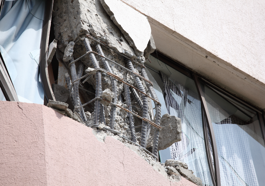 Edificio afectado tras el terremoto del 27 de febrero de 2010 en Chile.