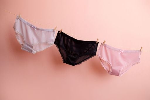 Efectos de la ropa interior sint&eacute;tica: descubre la forma en que estas telas influyen en tus desbalances hormonales