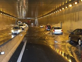 Efectos de las lluvias fuertes en Gran Canaria, manga marina incluida