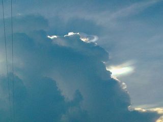 Efectos ópticos en topes de nubes y sombras 