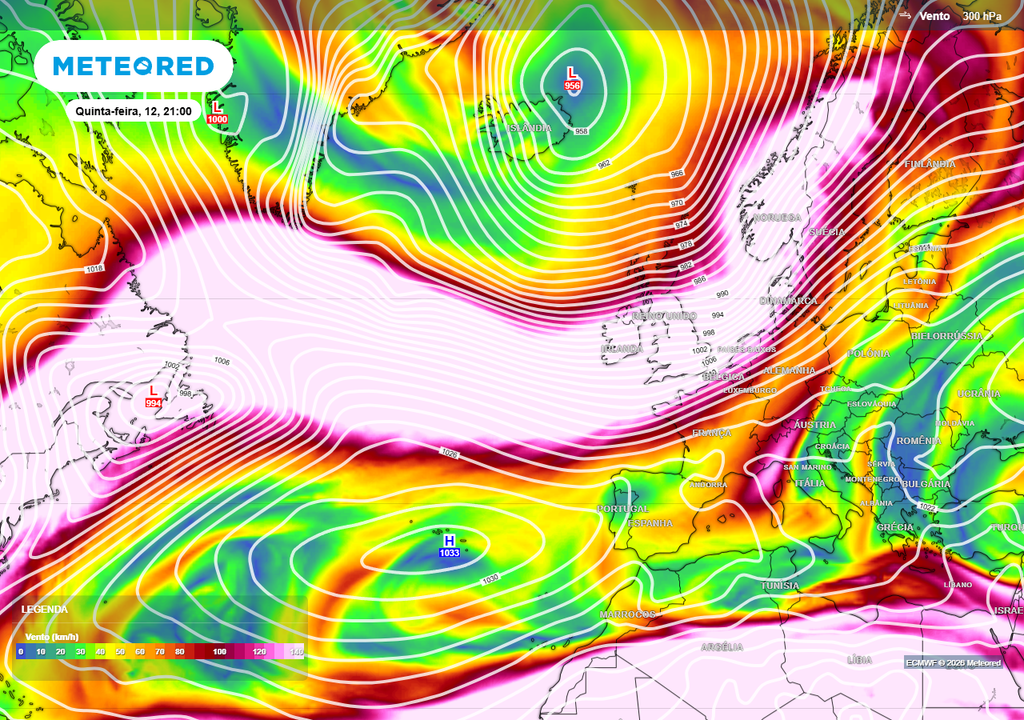 Anticiclone dos Açores e depressão na Islândia revelam-se ambos muito fortes, observando-se evidências de um padrão NAO+ neste mapa.
