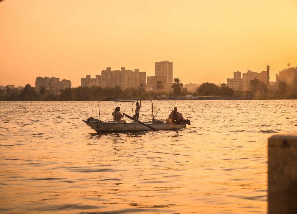 Pêche Nil Égypte Pollution Plastique