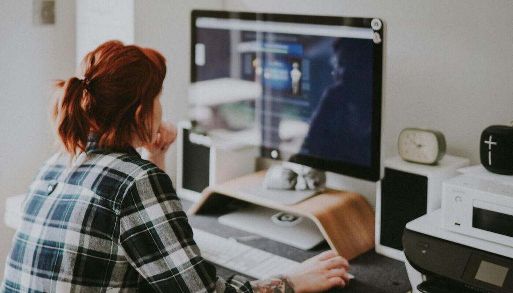 Ein Drittel der Beschäftigten fährt regelmäßig ins Büro, ohne dass es eigentlich notwendig wäre. Bild: Annie Spratt/Unsplash