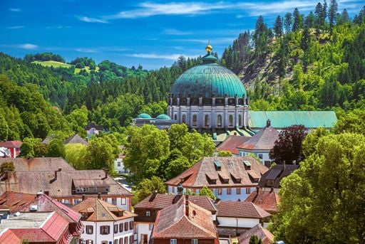 Eine der gr&ouml;&szlig;ten Kuppelkirchen Europas: Das Architekturwunder im Schwarzwald